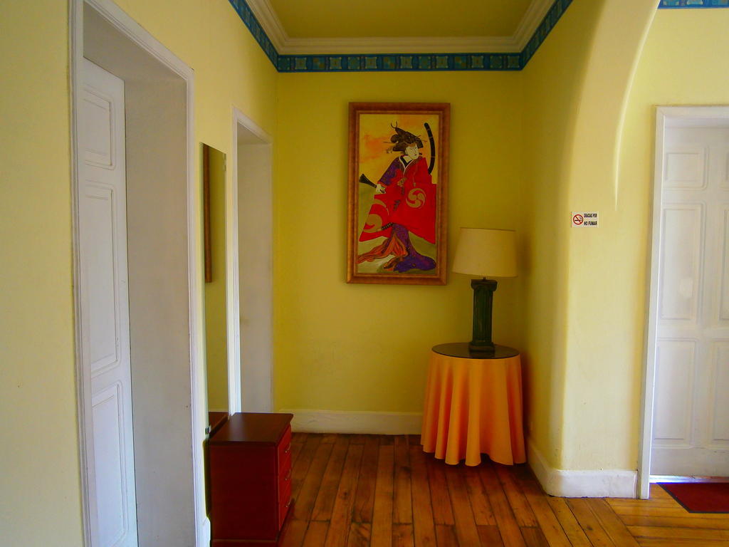 The Yellow House Quito Room photo
