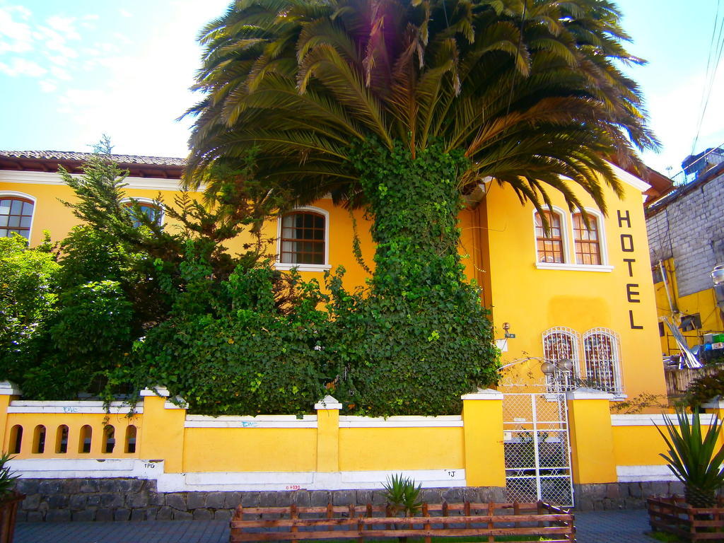 The Yellow House Quito Exterior photo